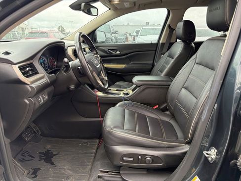 Used 2019 GMC Acadia Denali w/ Technology Package AWD/4WD image 2