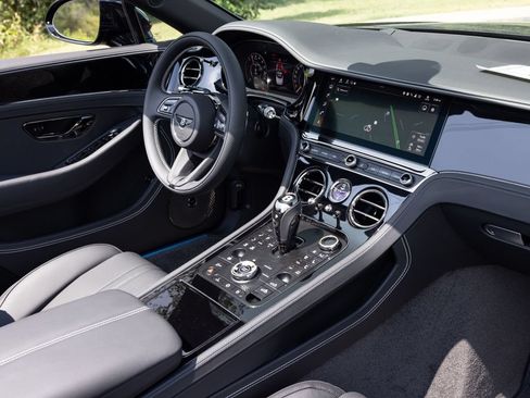 Certified 2025 Bentley Continental GTC AWD/4WD image 52
