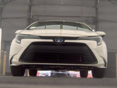 Used 2024 Toyota Corolla LE FWD image 3