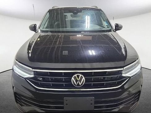 Used 2023 Volkswagen Tiguan SE R-Line AWD/4WD image 2