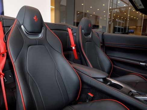 Used 2023 Ferrari Portofino M RWD image 13