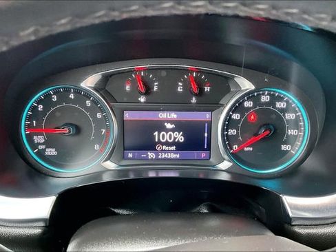 Used 2023 Chevrolet Traverse LT image 10