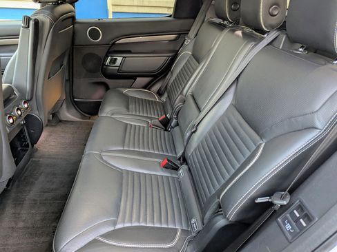 Used 2017 Land Rover Discovery HSE Luxury image 6