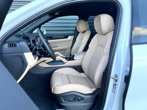 New 2026 Porsche Cayenne S AWD/4WD image 5