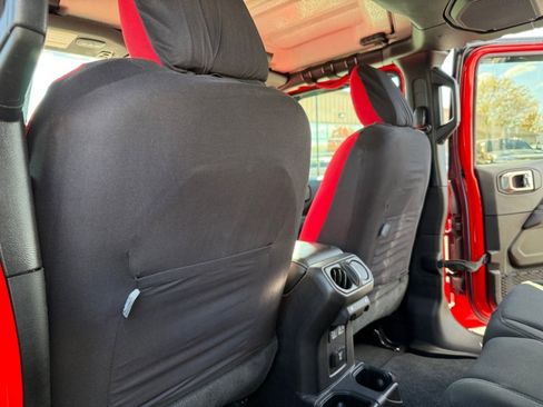 Used 2021 Jeep Wrangler Unlimited Sahara w/ Uconnect 4C Nav & Sound Group AWD/4WD image 20