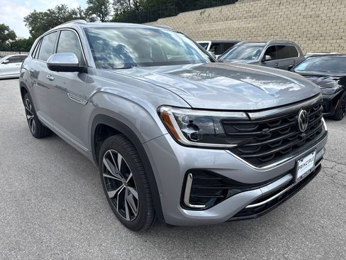 Used 2025 Volkswagen Atlas Cross Sport SEL Premium R-Line AWD/4WD image 3