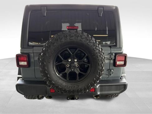 Used 2025 Jeep Wrangler Sport AWD/4WD image 4