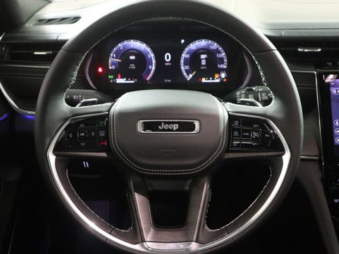 New 2025 Jeep Grand Cherokee L Overland image 18