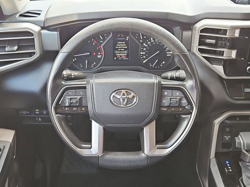 Used 2022 Toyota Tundra SR5 w/ SR5 Convenience Package AWD/4WD image 14