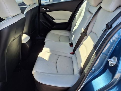 Used 2018 MAZDA MAZDA3 Grand Touring image 9