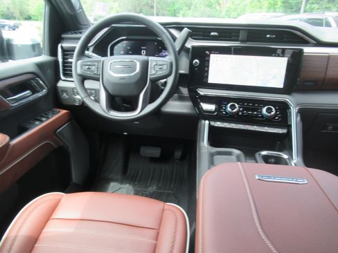 New 2026 GMC Sierra 2500 Denali Ultimate AWD/4WD image 16