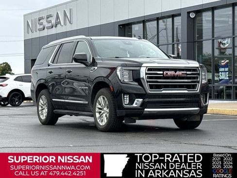 Used 2024 GMC Yukon SLT AWD/4WD image 1