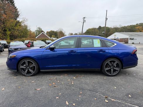 Used 2024 Honda Accord Sport image 6