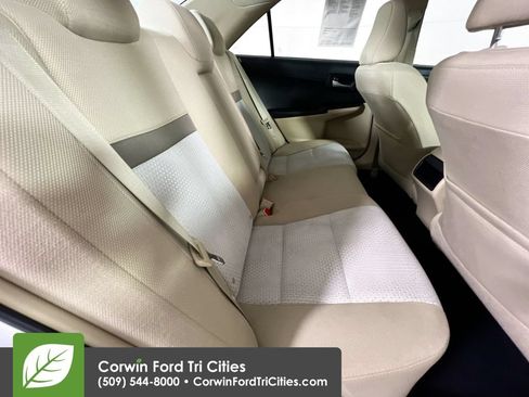 Used 2012 Toyota Camry LE FWD image 16
