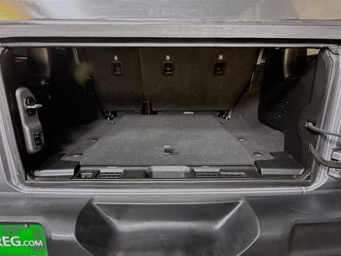 Used 2018 Jeep Wrangler Unlimited Sport S image 35