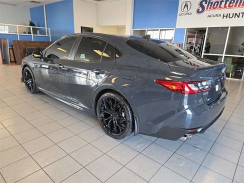 Used 2025 Toyota Camry SE image 6