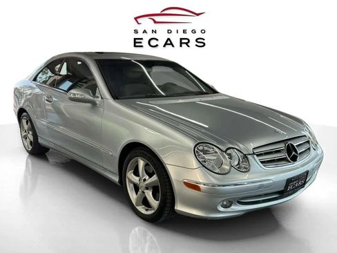 Used 2005 Mercedes-Benz CLK 320 Coupe image 4