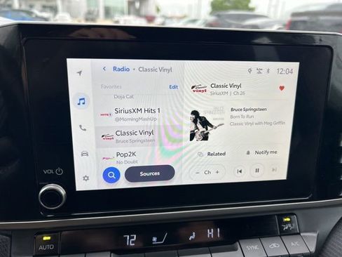 Used 2025 Toyota Camry SE FWD image 12