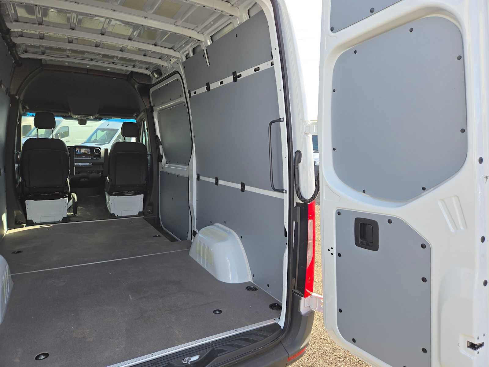 Used 2026 Mercedes-Benz Sprinter 2500 image 19
