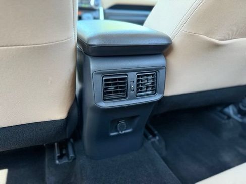 Used 2025 Toyota RAV4 LE AWD/4WD image 20
