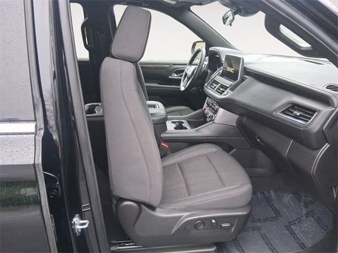 Used 2024 GMC Yukon XL SLE image 15