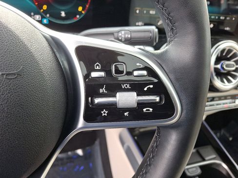 Certified 2022 Mercedes-Benz GLB 250 4MATIC image 23