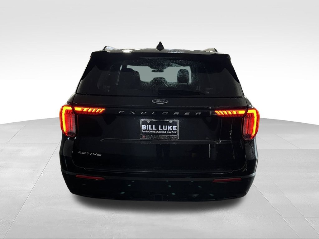 Used 2025 Ford Explorer Active RWD image 10