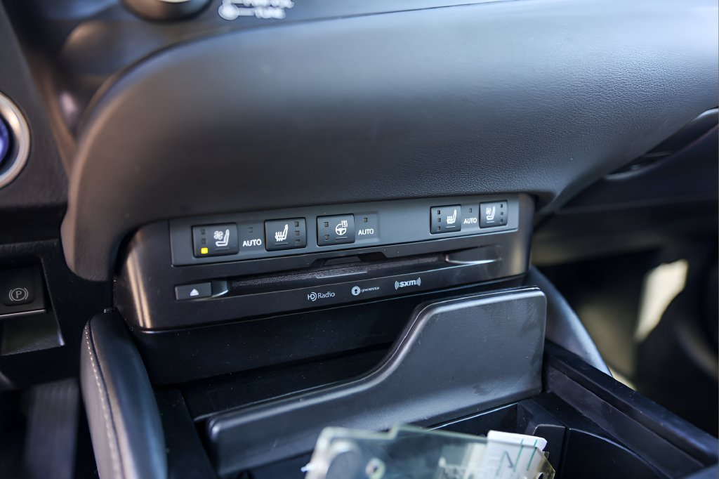 Used 2021 Lexus ES 300h w/ Premium Package FWD image 19