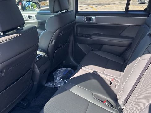 Used 2025 Hyundai Santa Fe SEL FWD image 10