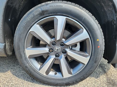 Certified 2024 Honda Pilot Touring image 22