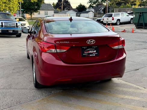 Used 2013 Hyundai Elantra GLS w/ Preferred Pkg image 12