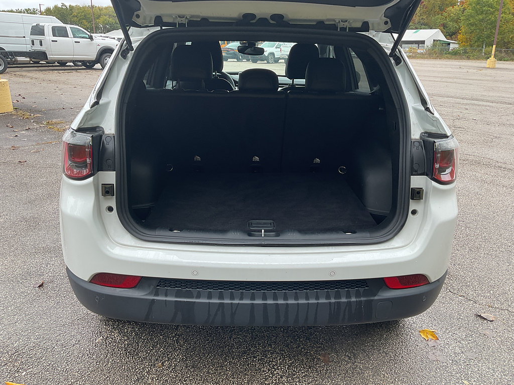 Used 2024 Jeep Compass Limited AWD/4WD image 13