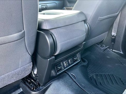 Used 2021 Chevrolet Silverado 1500 LT AWD/4WD image 11