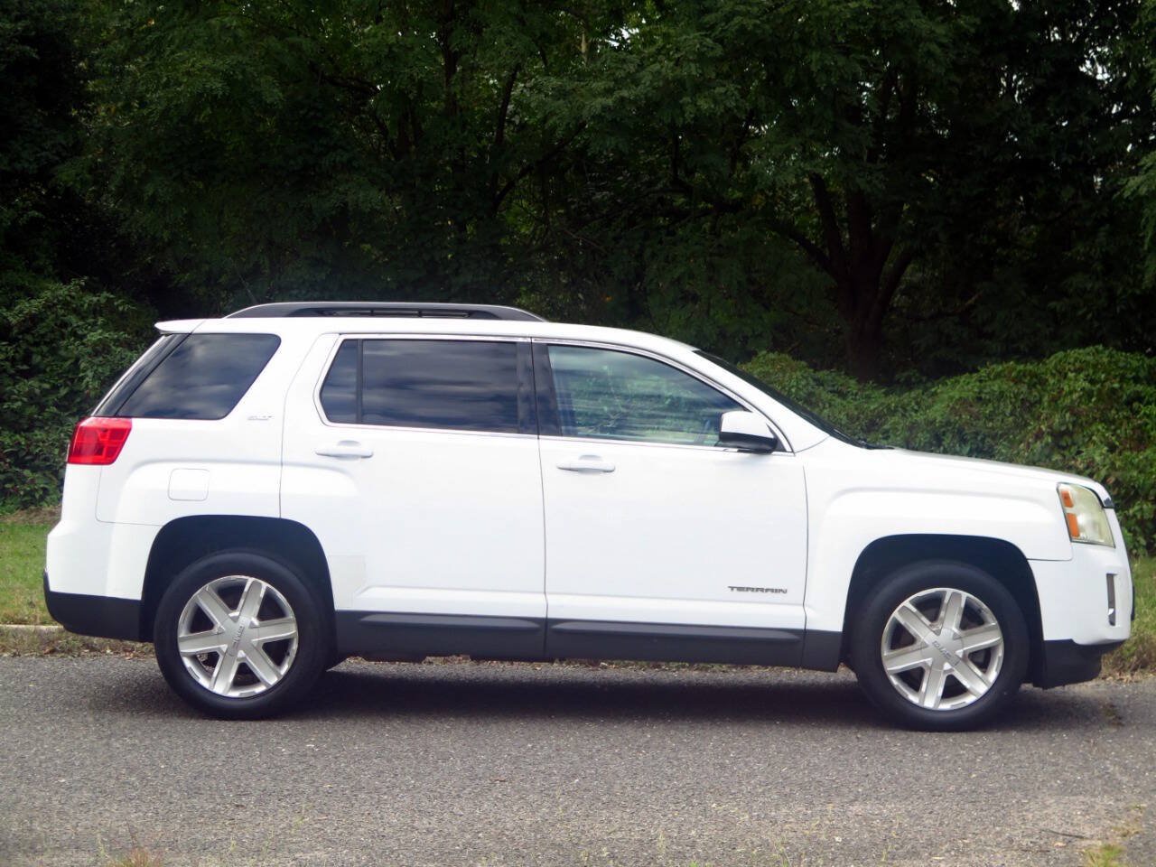 Used 2011 GMC Terrain SLT w/ Cargo Package FWD image 6