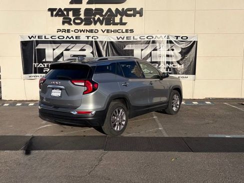 Used 2024 GMC Terrain SLT image 6
