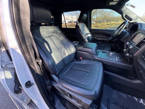 Used 2019 Ford Expedition Limited w/ Equipment Group 301A image 42
