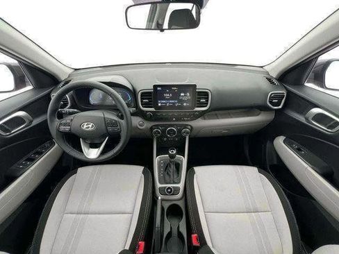 New 2025 Hyundai Venue SEL FWD image 13