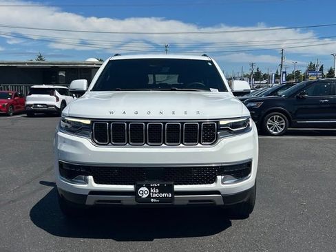Used 2022 Jeep Wagoneer Series II AWD/4WD image 4