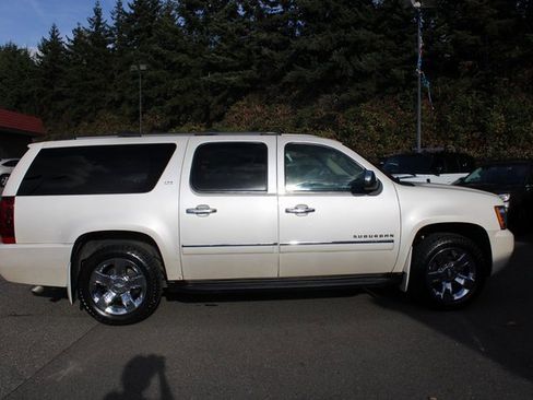 Used 2011 Chevrolet Suburban LTZ image 2