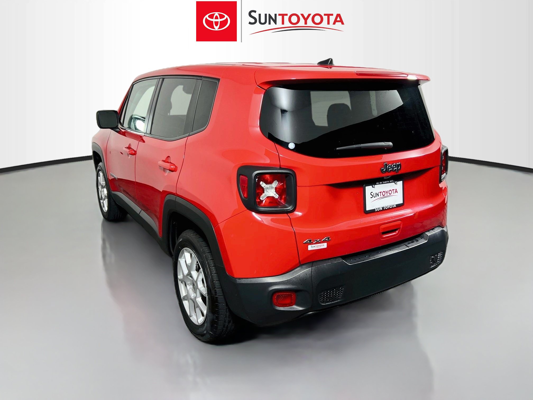 Used 2023 Jeep Renegade Latitude AWD/4WD image 6