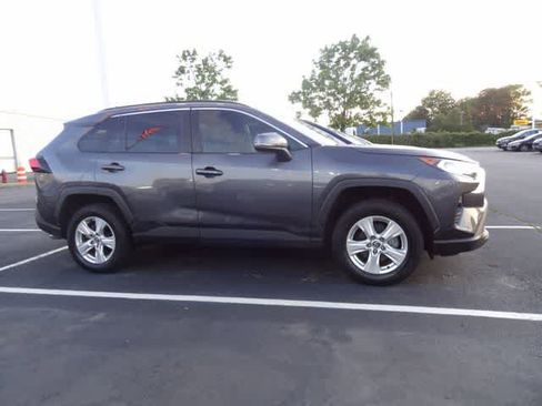 Used 2021 Toyota RAV4 XLE w/ Convenience Package AWD/4WD image 5