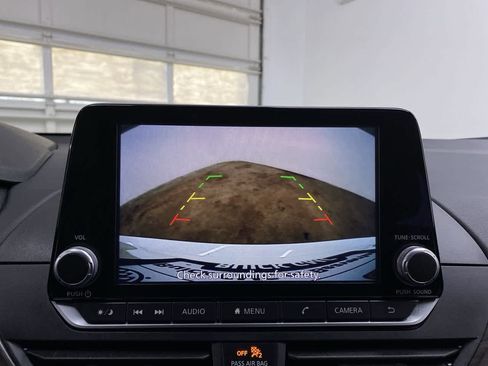 Used 2025 Nissan Altima 2.5 SV image 26