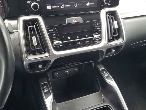 Used 2021 Kia Sorento S image 22