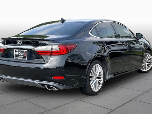 Used 2016 Lexus ES 350 w/ Ultra Luxury Package FWD image 11