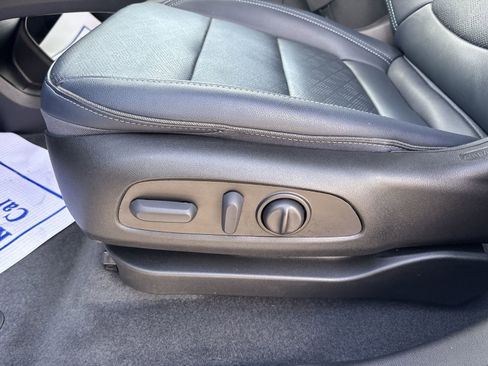 Used 2022 Chevrolet Bolt EUV Premier FWD image 14