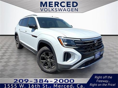 New 2024 Volkswagen Atlas Peak Edition SE image 1