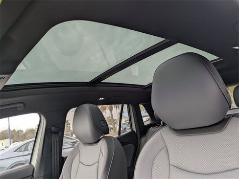 New 2026 Volkswagen Tiguan SE R-Line image 23