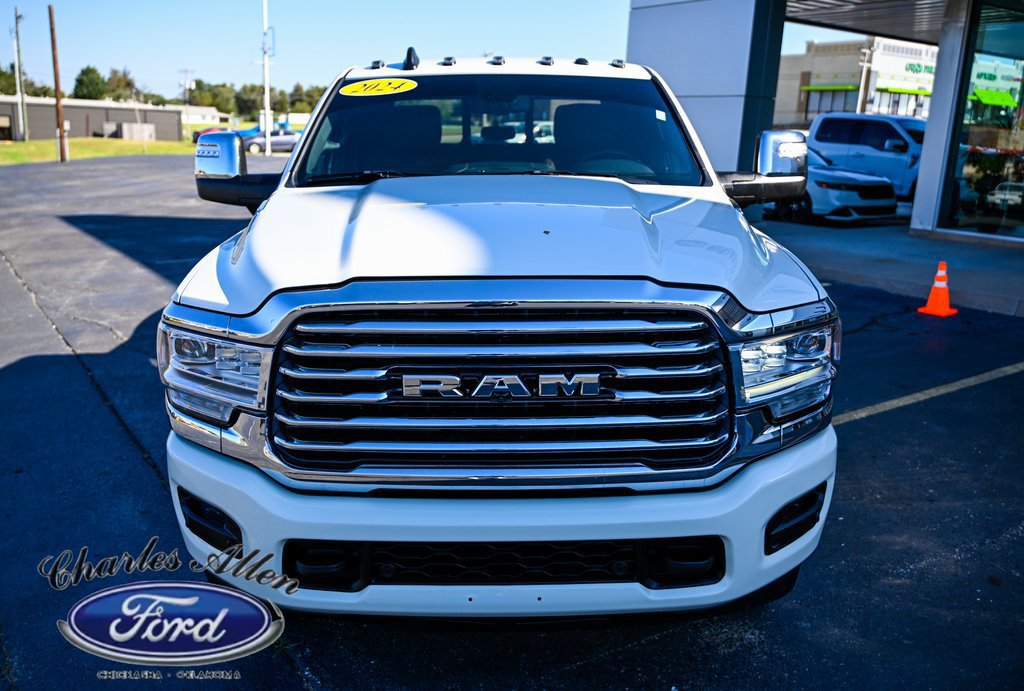Used 2024 RAM 3500 Limited w/ Towing Technology Group AWD/4WD image 2