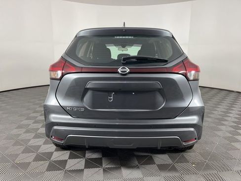 Used 2021 Nissan Kicks S image 8