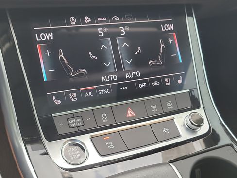 Used 2025 Audi Q7 3.0T Premium Plus w/ Premium Plus Package AWD/4WD image 29